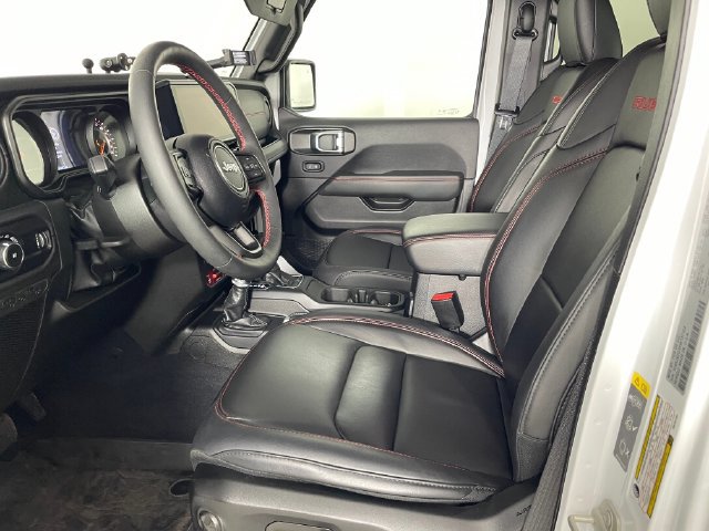 Used 2024 Jeep Wrangler Unlimited Rubicon AWD/4WD image 2