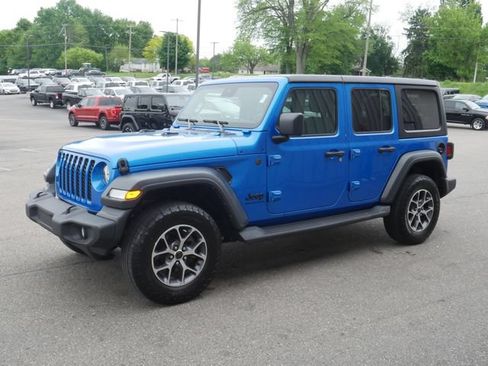 Used 2024 Jeep Wrangler Unlimited Sport AWD/4WD image 7