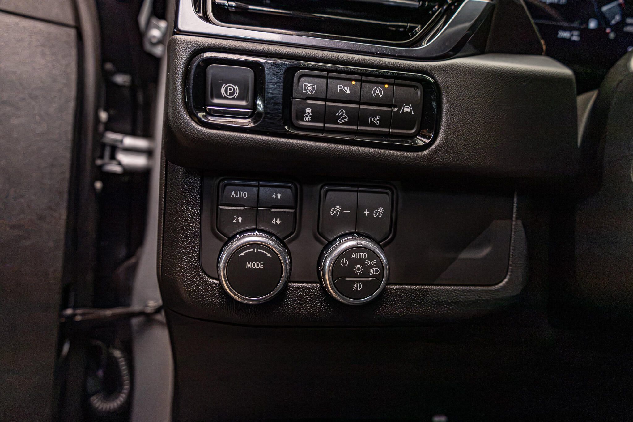 Used 2026 GMC Yukon AT4 AWD/4WD image 17