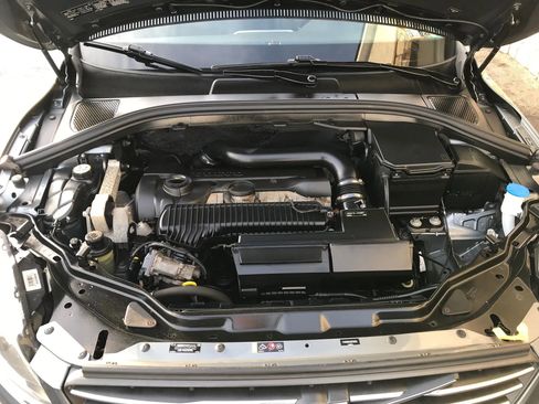 Used 2016 Volvo XC60 T5 Premier w/ Proximity Package image 56