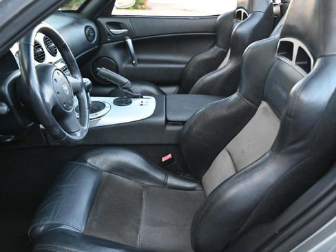 Used 2004 Dodge Viper SRT-10 RWD image 16