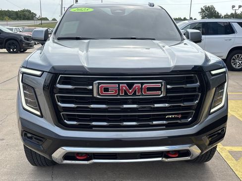 Used 2025 GMC Yukon AT4 w/ AT4 Premium Plus Package AWD/4WD image 12