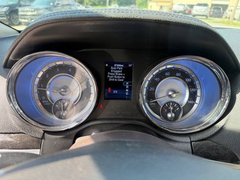 Used 2014 Chrysler 300 AWD w/ Driver Convenience Group image 14