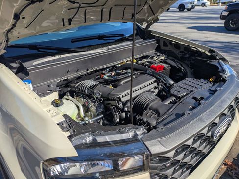 New 2025 Ford Maverick XL w/ Equipment Group 102A image 35