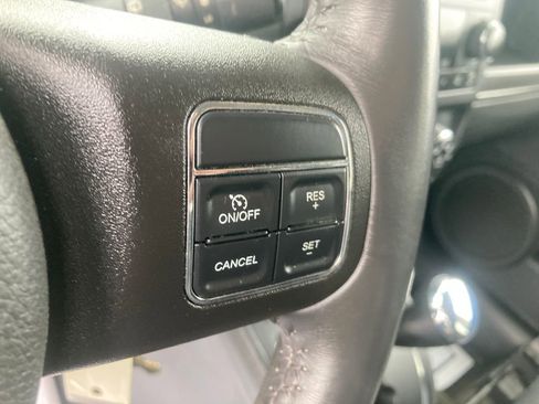 Used 2015 Jeep Patriot High Altitude AWD/4WD image 37