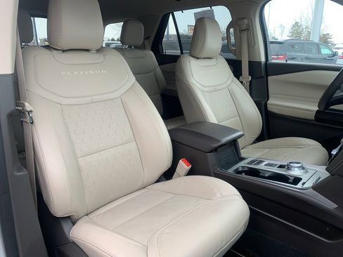 Used 2023 Ford Explorer Platinum w/ Class IV Trailer Tow Package image 14