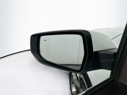 Used 2022 Chevrolet Malibu LT FWD image 16