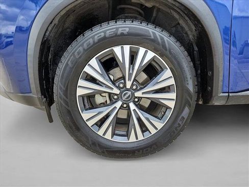Used 2023 Nissan Rogue SV image 17