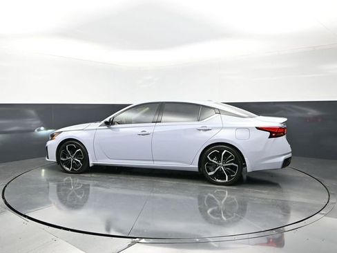 Used 2023 Nissan Altima 2.5 SR w/ SR Premium Package FWD image 6
