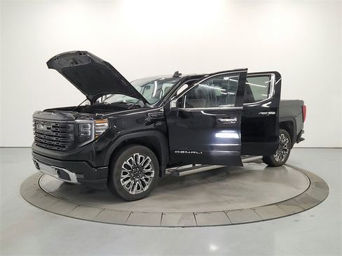 Used 2023 GMC Sierra 1500 Denali Ultimate image 11