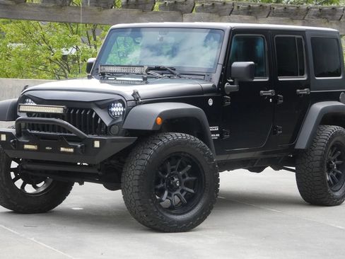 Used 2016 Jeep Wrangler Unlimited Sport w/ Quick Order Package 24S AWD/4WD image 4