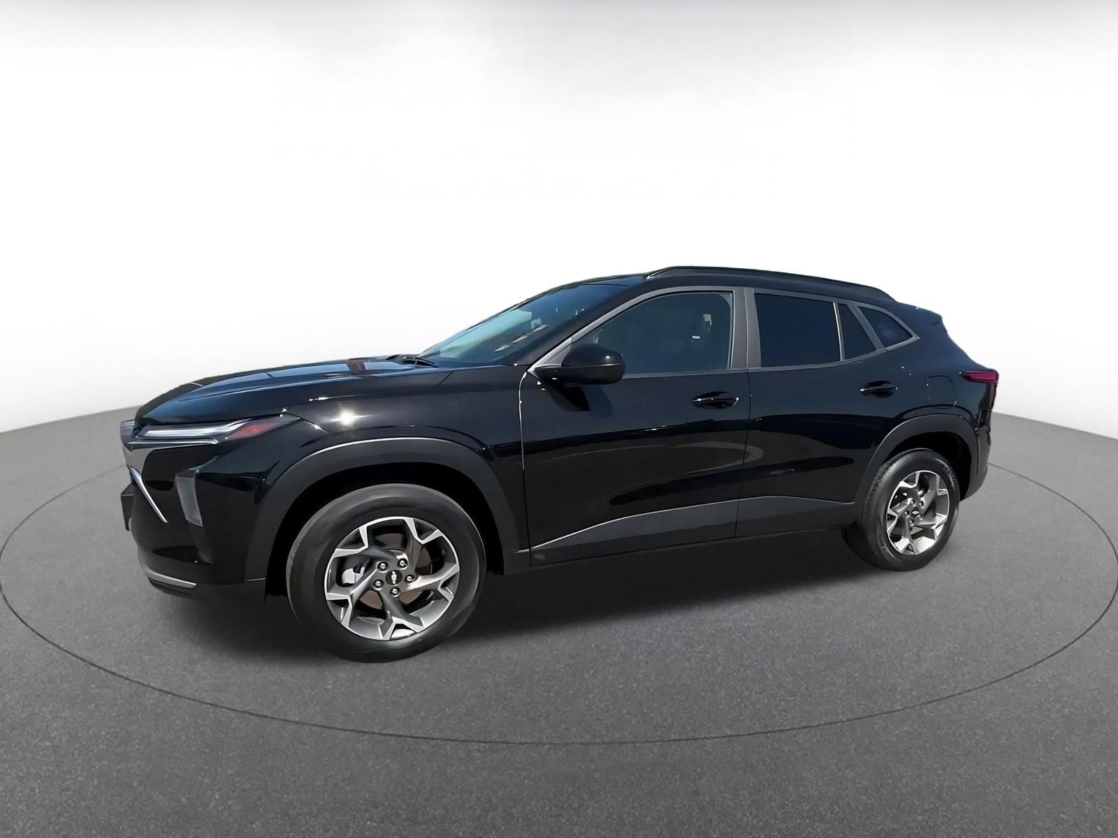 Used 2025 Chevrolet Trax LT FWD image 7