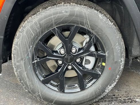 New 2026 Jeep Grand Cherokee Altitude image 6