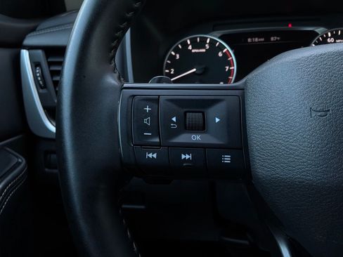 Used 2025 Nissan Rogue SV AWD/4WD image 35