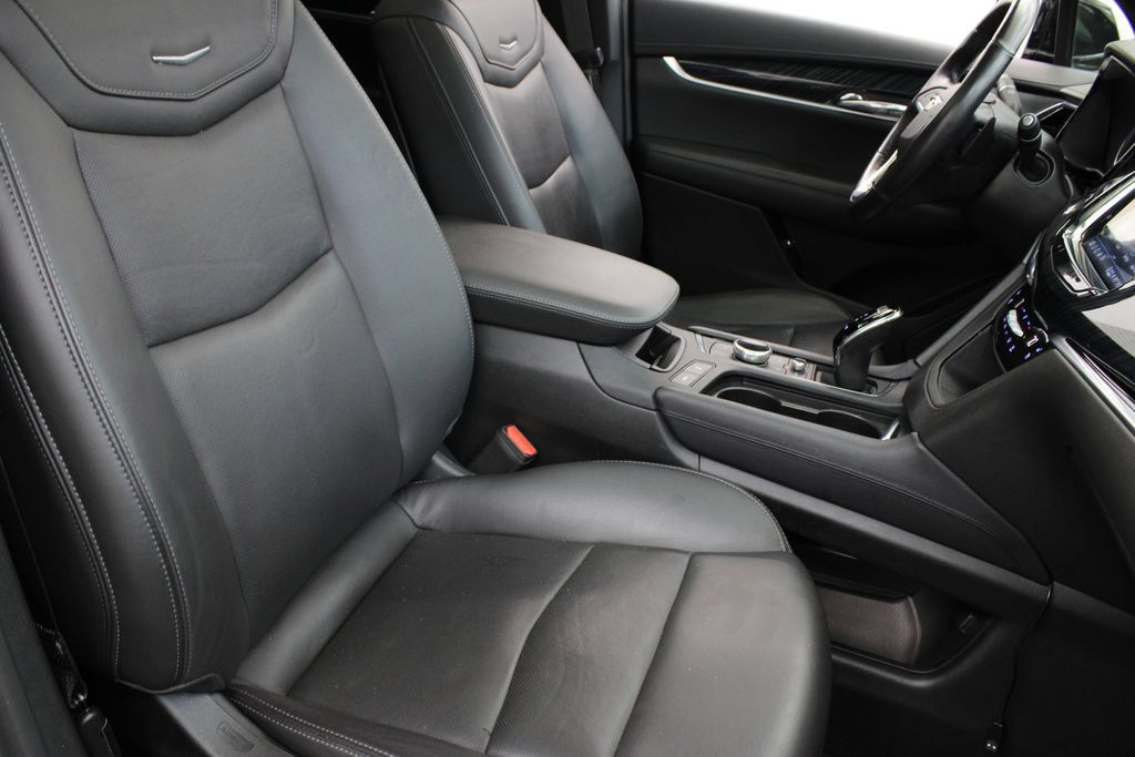 Used 2023 Cadillac XT6 Premium Luxury AWD/4WD image 25
