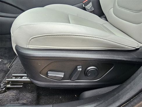 Certified 2025 Hyundai Santa Cruz SEL image 13