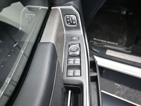 Used 2024 Ford F250 Platinum image 8