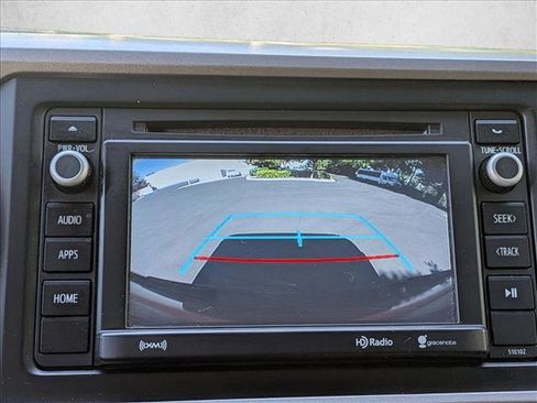Used 2017 Toyota Tacoma SR5 AWD/4WD image 14