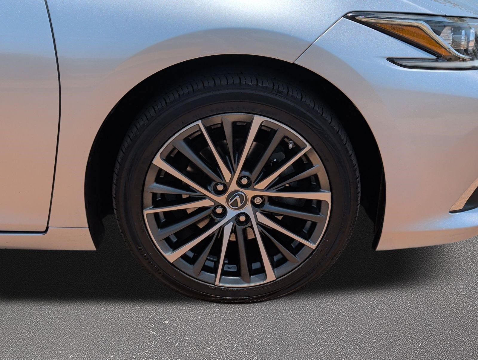 Used 2023 Lexus ES 350 w/ Premium Package FWD image 7