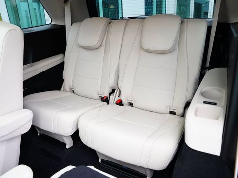 Used 2023 Mercedes-Benz GLS 450 4MATIC image 23