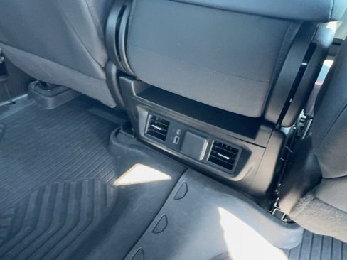 Certified 2024 Chevrolet Silverado 1500 LT AWD/4WD image 11