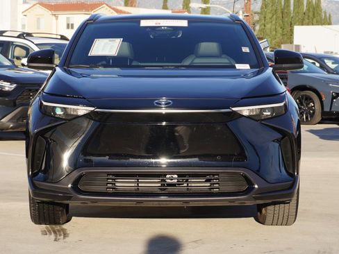 Certified 2025 Toyota bZ4X FWD image 3