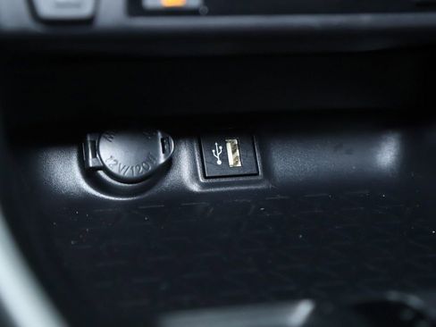 Used 2025 Toyota RAV4 XLE image 28