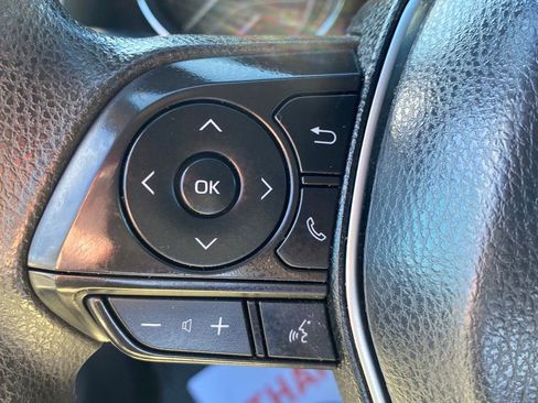 Used 2018 Toyota Camry LE image 24