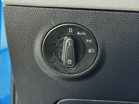 Used 2023 Volkswagen Taos SEL AWD/4WD image 15