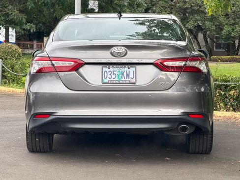 Used 2018 Toyota Camry XLE w/ Audio Package FWD image 7