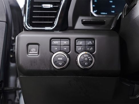 Used 2024 GMC Sierra 2500 Denali w/ Denali Reserve Package image 20