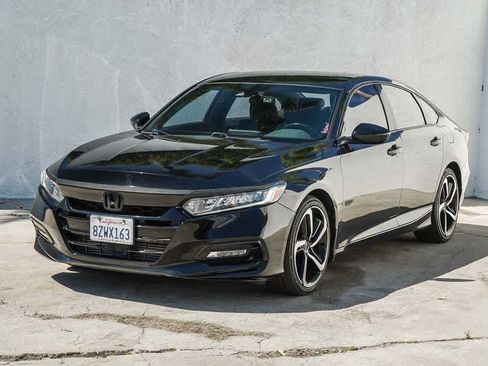 Used 2019 Honda Accord Sport image 2