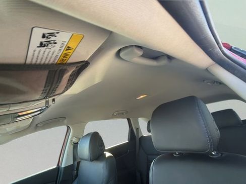 Used 2017 Kia Sorento LX w/ LX Convenience Package image 12