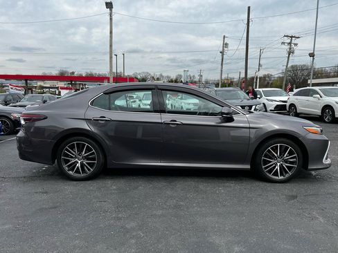Used 2023 Toyota Camry XLE FWD image 4