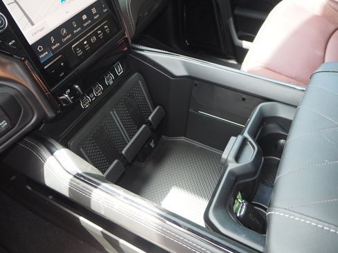 New 2025 RAM 2500 Limited image 33