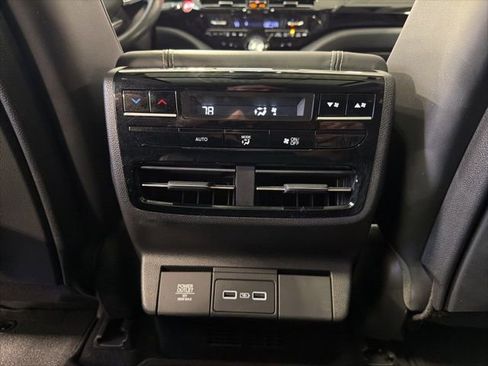 Used 2023 Acura MDX SH-AWD w/ Technology Package image 32