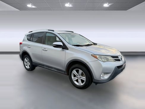 Used 2013 Toyota RAV4 XLE image 7