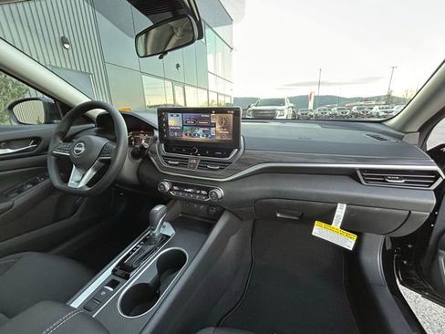 New 2025 Nissan Altima 2.5 SV w/ SV Special Edition Package AWD/4WD image 28