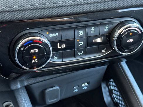 Used 2025 Chevrolet TrailBlazer LT w/ Convenience Package FWD image 21