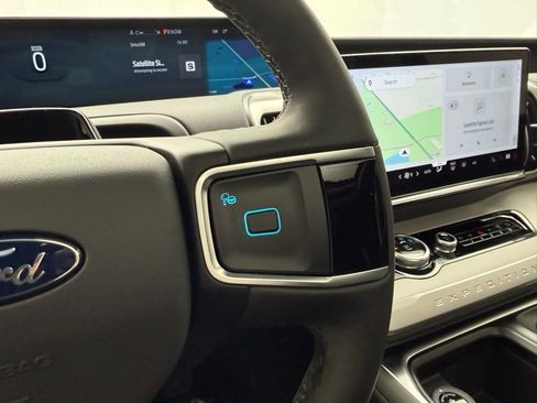 New 2026 Ford Expedition Active image 27