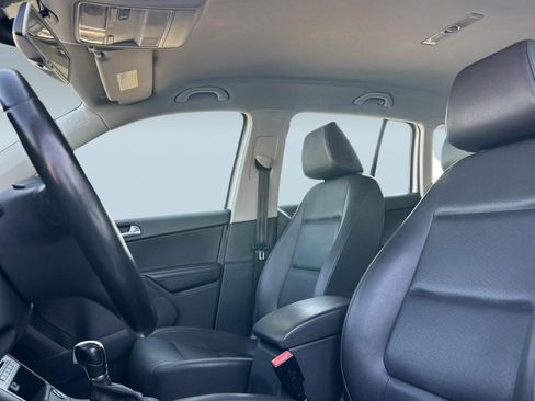 Used 2016 Volkswagen Tiguan S image 5