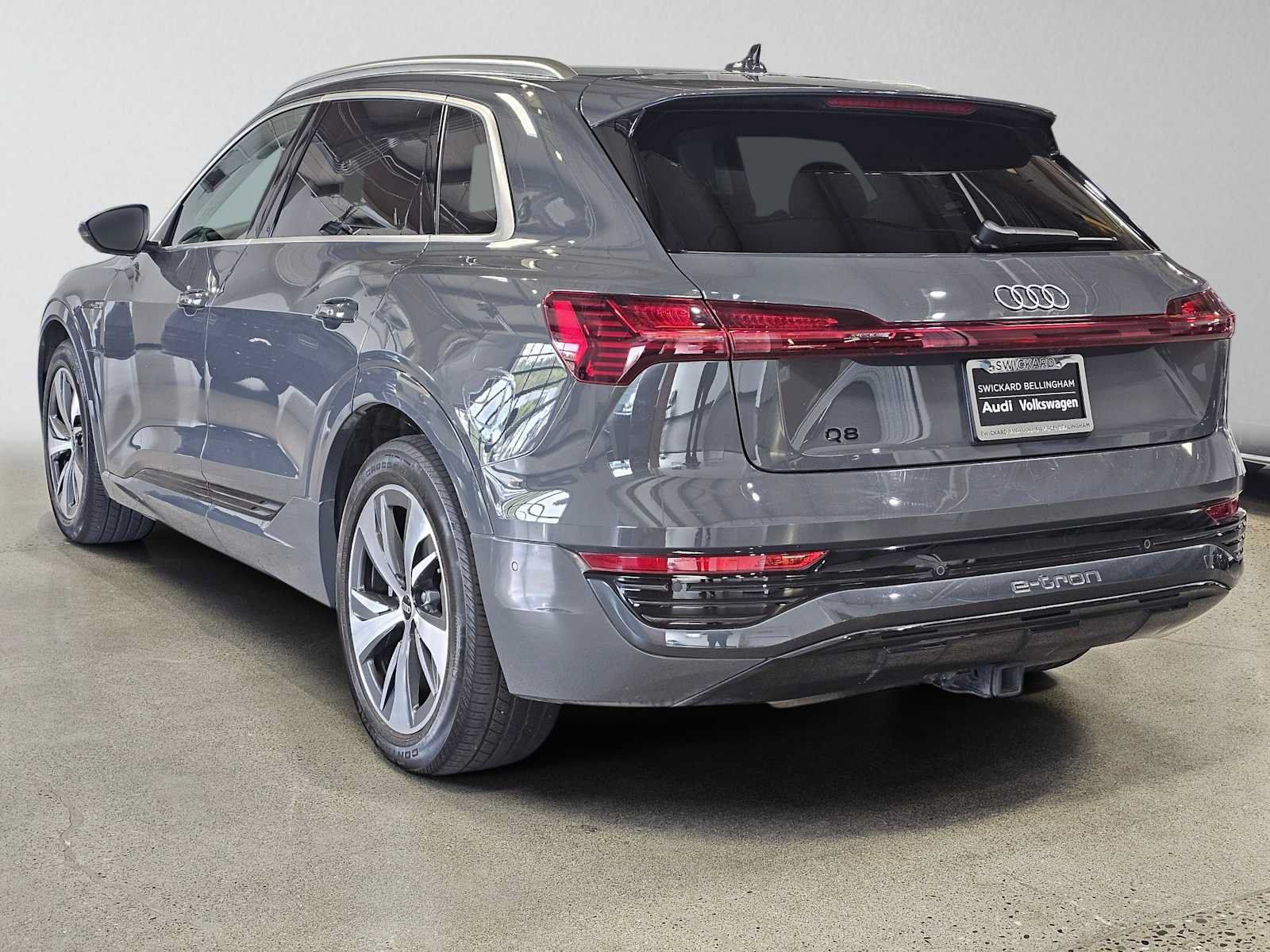 Used 2024 Audi Q8 e-tron Premium Plus AWD/4WD image 5