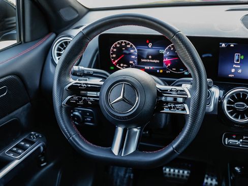 Certified 2024 Mercedes-Benz GLB 250 image 13