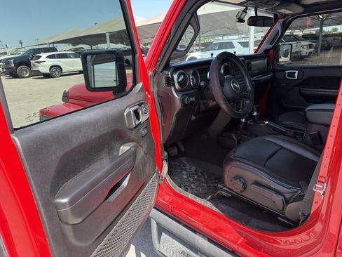 Used 2021 Jeep Gladiator Sport AWD/4WD image 9