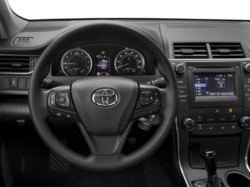 Used 2017 Toyota Camry LE FWD image 7