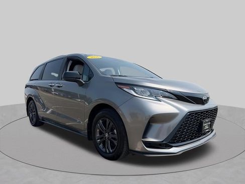 Used 2026 Toyota Sienna XSE AWD/4WD image 2