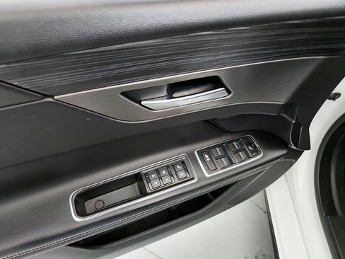 Used 2018 Jaguar XF S AWD/4WD image 22