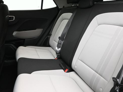 Certified 2022 Hyundai Venue SEL image 22