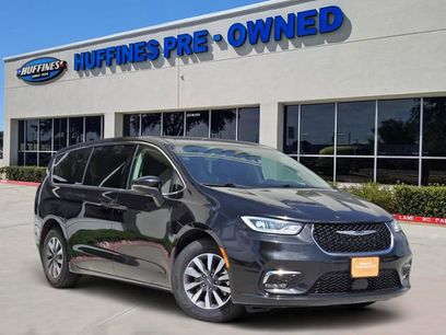 Certified 2023 Chrysler Pacifica Touring-L