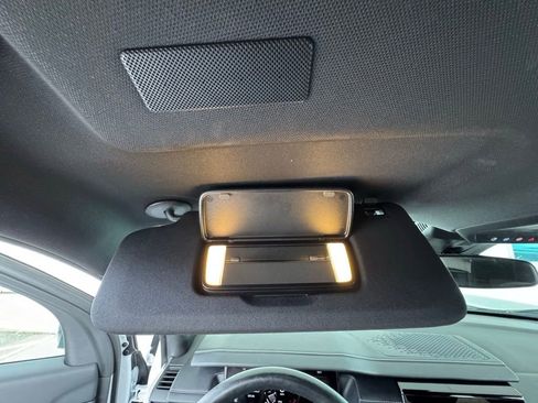 Used 2025 GMC Acadia Elevation image 39